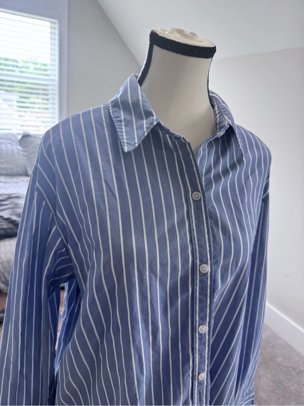 Abercrombie & Fitch Blue and White Striped Button-Down Shirt - Picture 2 of 7